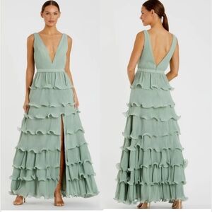Ieena for Mac Duggal Sleeveless Ruffle Tiered V Neck Gown SZ 6 NWT 49054